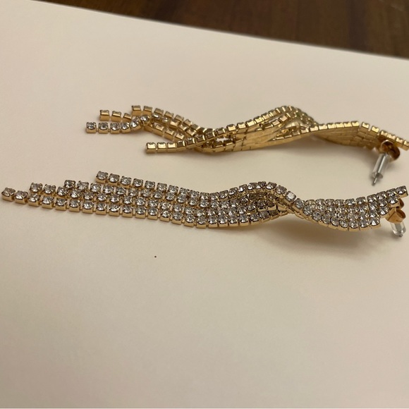 Windsor Rose Gold Twisted Rhinestone Earrings NWOT - Picture 3 of 5